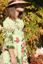 Cargar imagen en el visor de la galería, Vestido tropical mil lazos verde