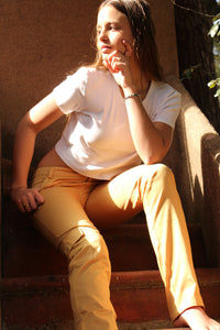 Pantalón cargo mostaza
